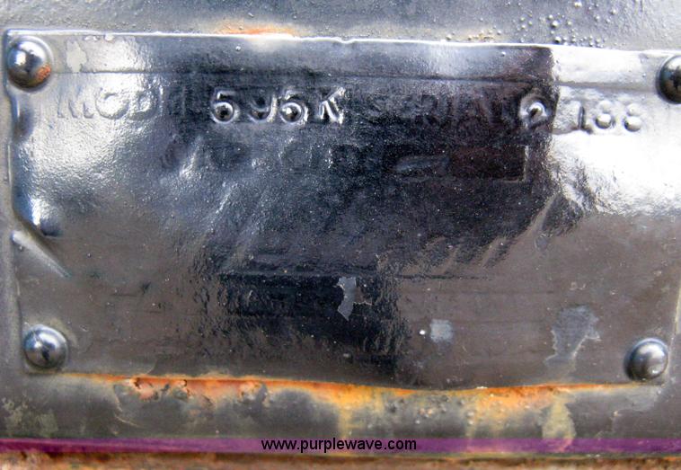 image for item H5435 1984 Ford F600G flatbed truck