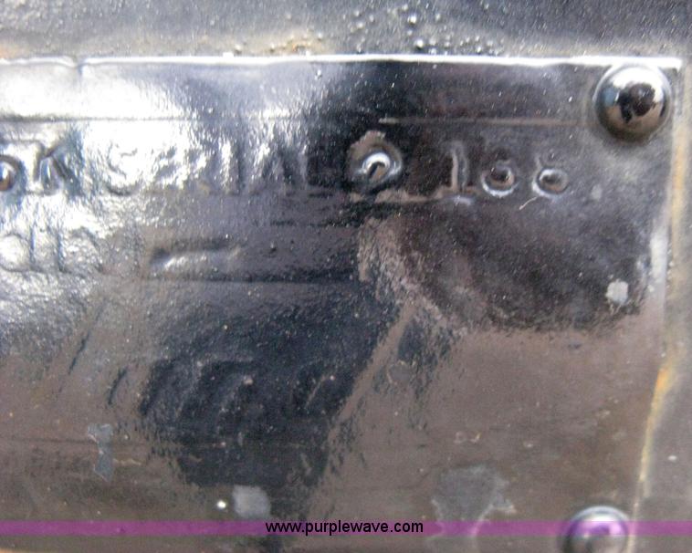 image for item H5435 1984 Ford F600G flatbed truck