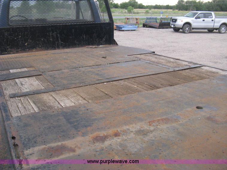 image for item H5435 1984 Ford F600G flatbed truck