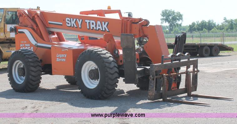 image for item H5643 2000 SkyTrak 10542 Legacy Series telehandler
