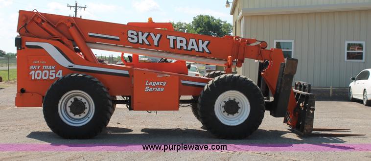 image for item H5643 2000 SkyTrak 10542 Legacy Series telehandler