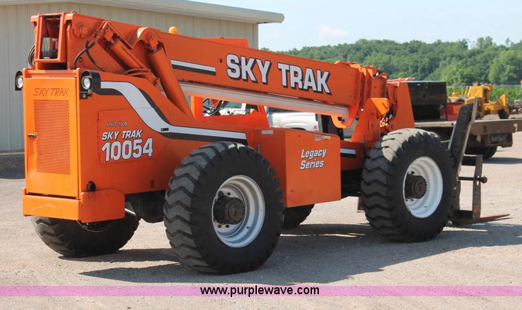 image for item H5643 2000 SkyTrak 10542 Legacy Series telehandler