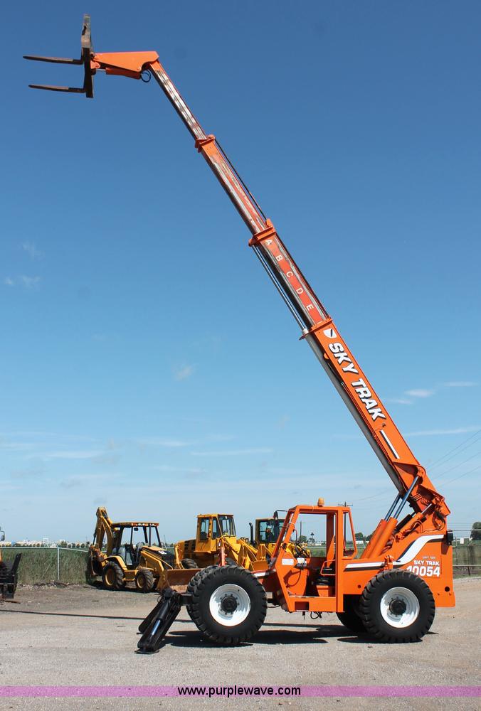 image for item H5643 2000 SkyTrak 10542 Legacy Series telehandler