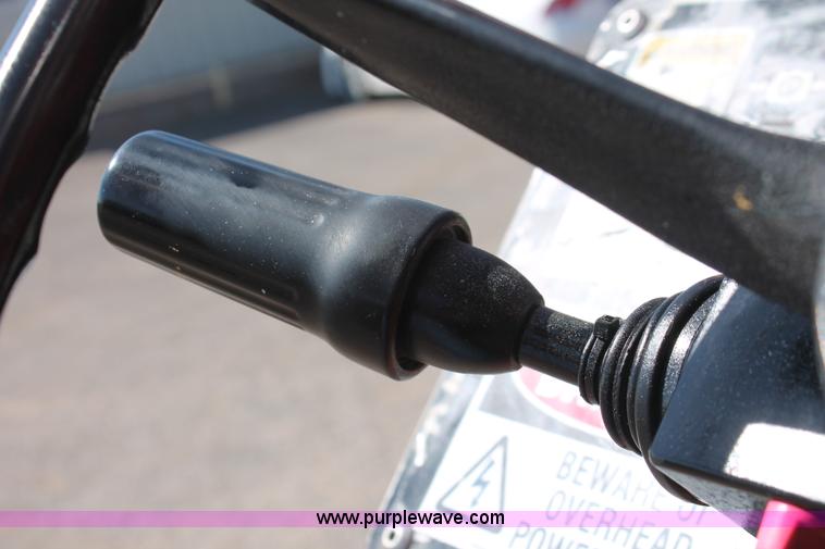 image for item H5643 2000 SkyTrak 10542 Legacy Series telehandler