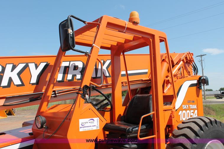 image for item H5643 2000 SkyTrak 10542 Legacy Series telehandler