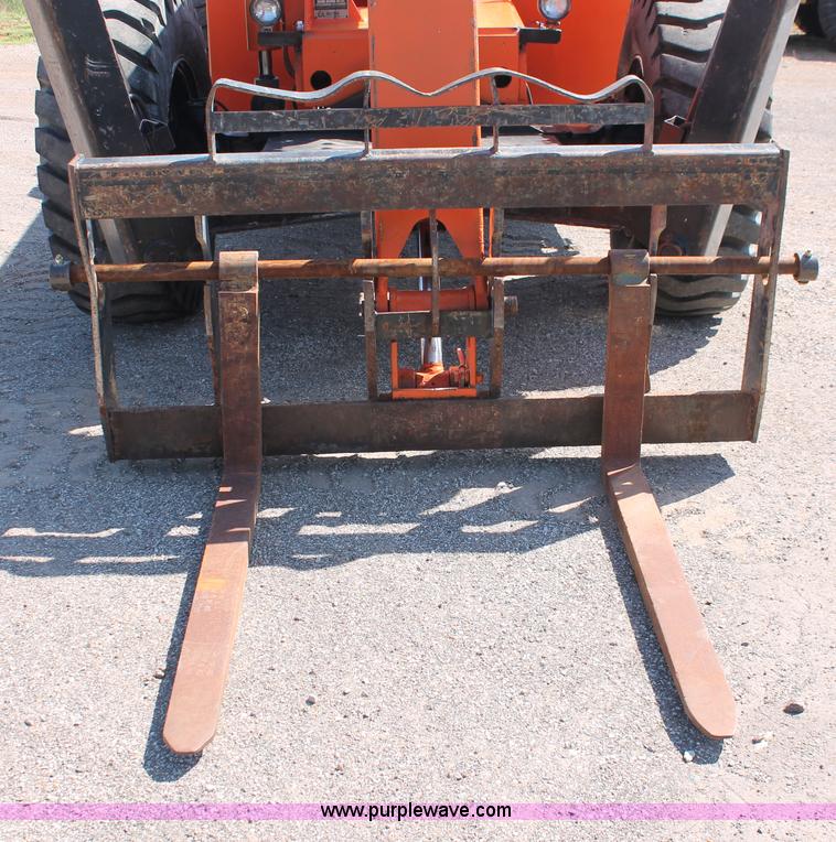 image for item H5643 2000 SkyTrak 10542 Legacy Series telehandler