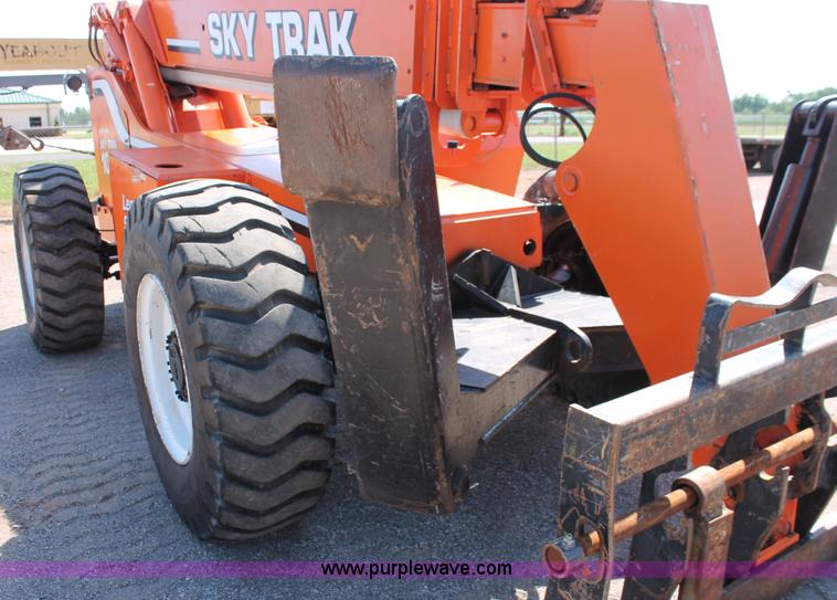 image for item H5643 2000 SkyTrak 10542 Legacy Series telehandler