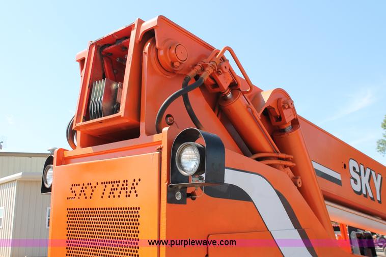 image for item H5643 2000 SkyTrak 10542 Legacy Series telehandler