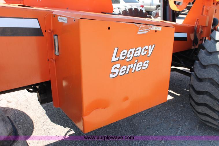 image for item H5643 2000 SkyTrak 10542 Legacy Series telehandler