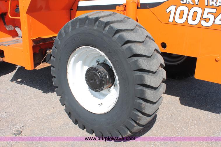 image for item H5643 2000 SkyTrak 10542 Legacy Series telehandler