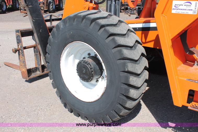 image for item H5643 2000 SkyTrak 10542 Legacy Series telehandler