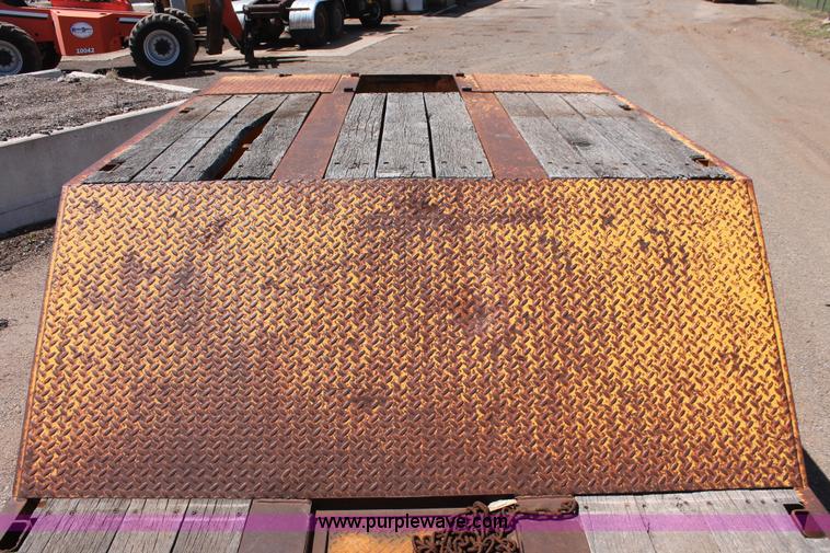 image for item H5694 1994 Etnyre SR30TL Hydratail step deck trailer