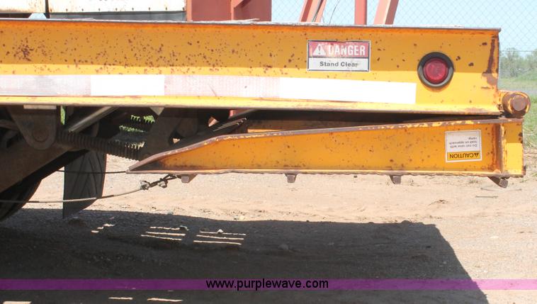 image for item H5694 1994 Etnyre SR30TL Hydratail step deck trailer