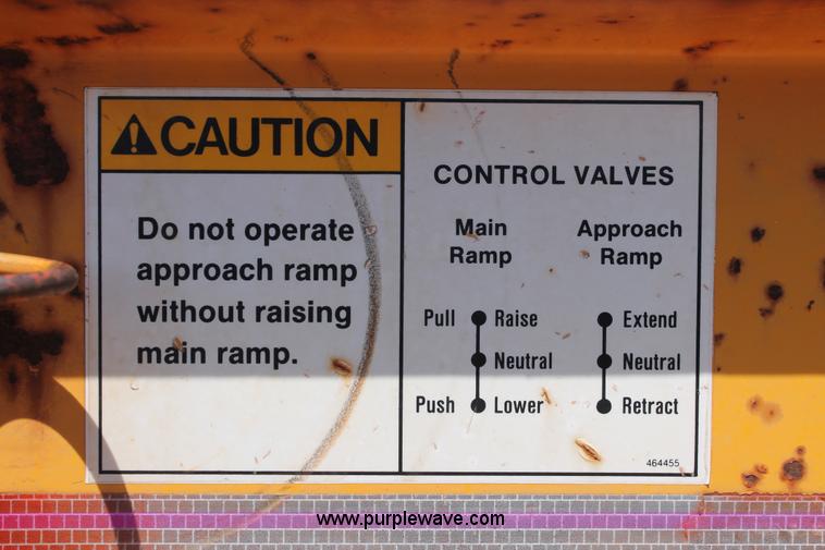 image for item H5694 1994 Etnyre SR30TL Hydratail step deck trailer