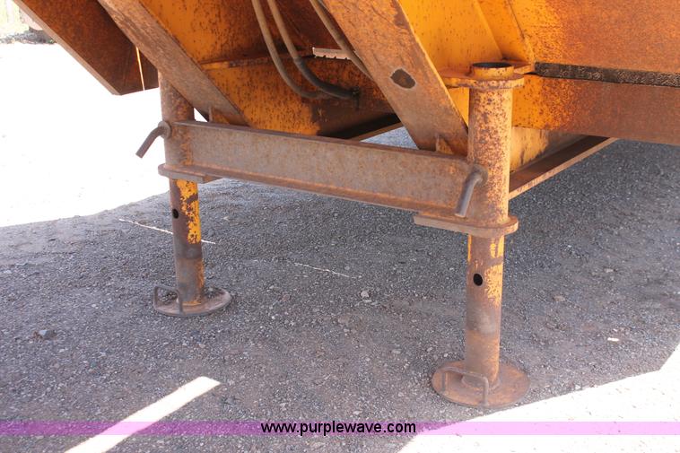 image for item H5694 1994 Etnyre SR30TL Hydratail step deck trailer