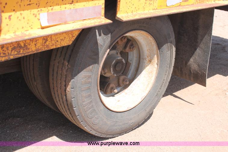 image for item H5694 1994 Etnyre SR30TL Hydratail step deck trailer