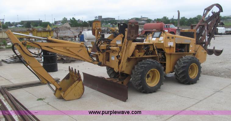 image for item H8995 1990 Case DH4B trencher