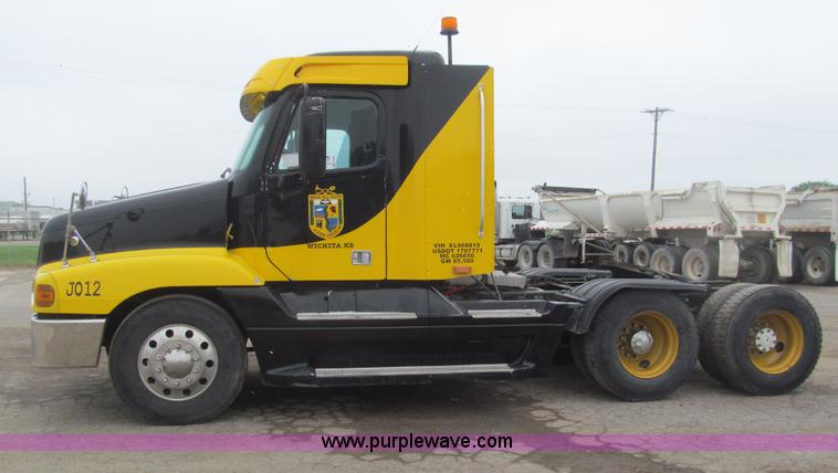 image for item H8999 1999 Freightliner FLC120 semi truck