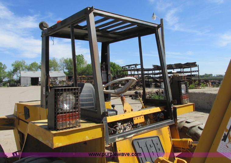 image for item I2549 1987 JCB 930 rough terrain forklift