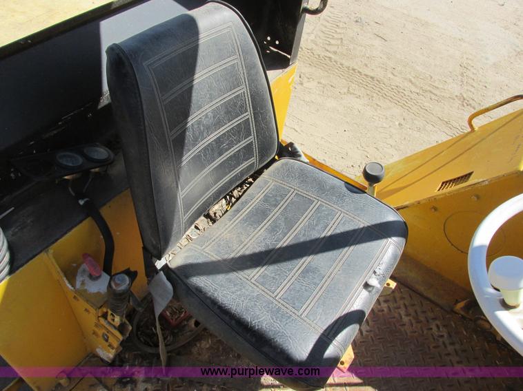 image for item I2549 1987 JCB 930 rough terrain forklift