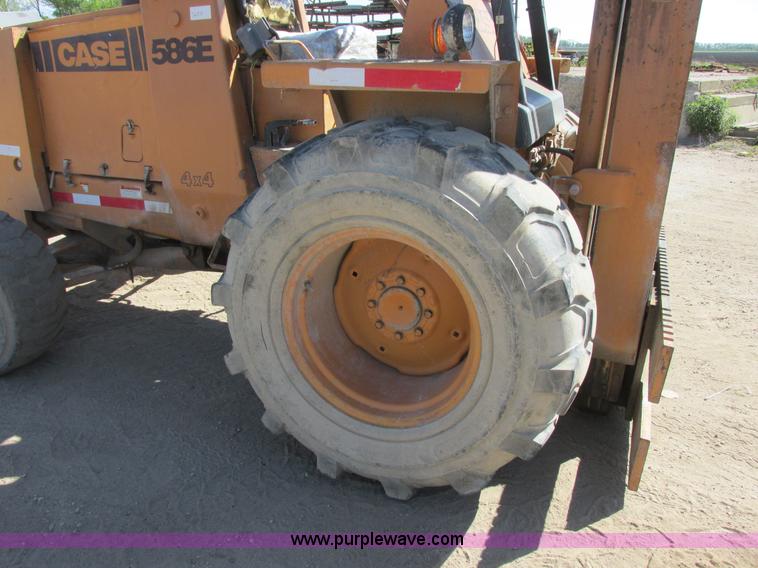 image for item I2550 1996 Case 586E rough terrain forklift