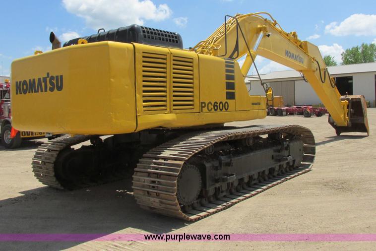 image for item I2551 2002 Komatsu PC600LC-6 excavator