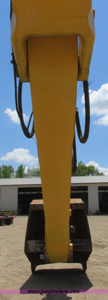 image for item I2551 2002 Komatsu PC600LC-6 excavator