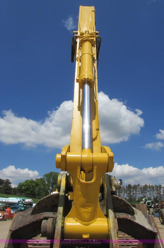 image for item I2551 2002 Komatsu PC600LC-6 excavator