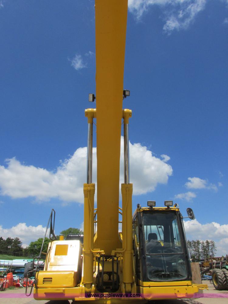 image for item I2551 2002 Komatsu PC600LC-6 excavator