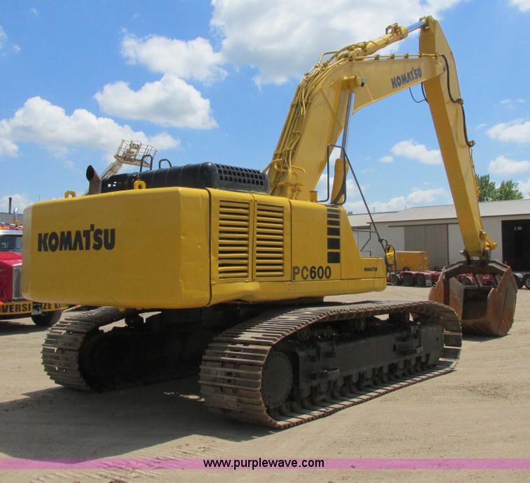 image for item I2551 2002 Komatsu PC600LC-6 excavator