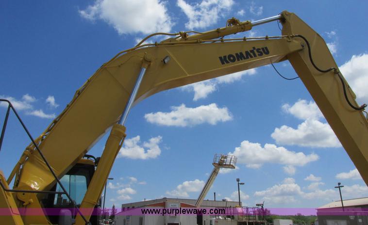 image for item I2551 2002 Komatsu PC600LC-6 excavator
