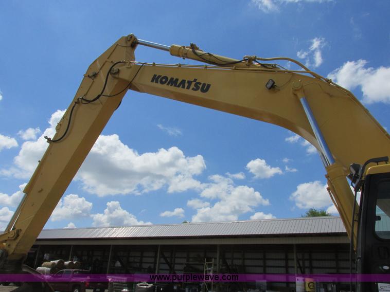 image for item I2551 2002 Komatsu PC600LC-6 excavator