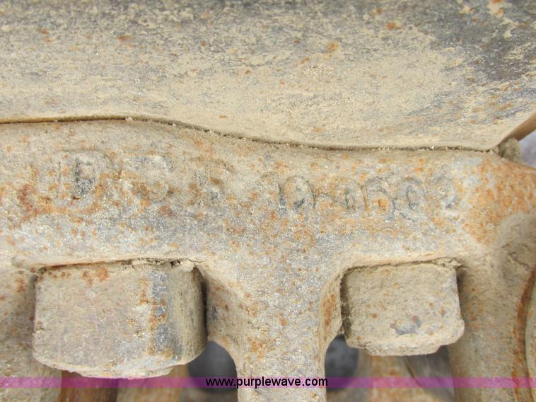 image for item I2551 2002 Komatsu PC600LC-6 excavator