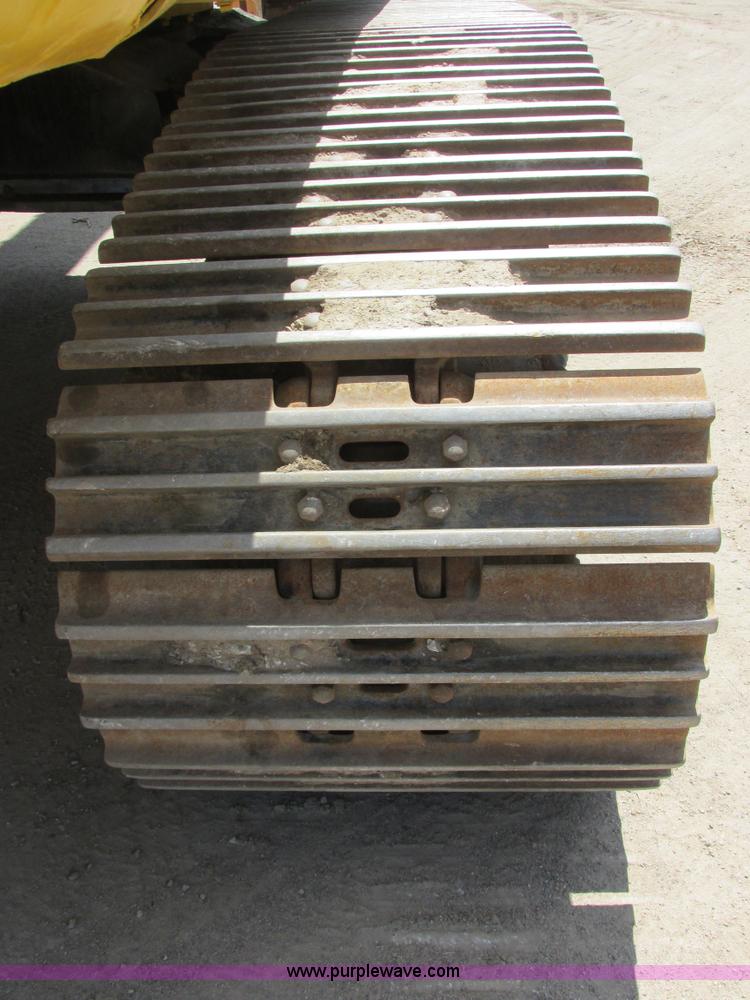 image for item I2551 2002 Komatsu PC600LC-6 excavator