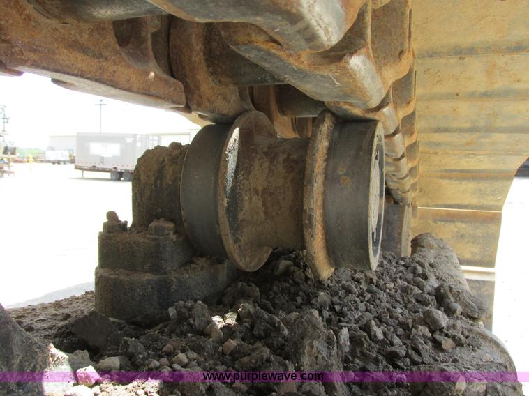 image for item I2551 2002 Komatsu PC600LC-6 excavator