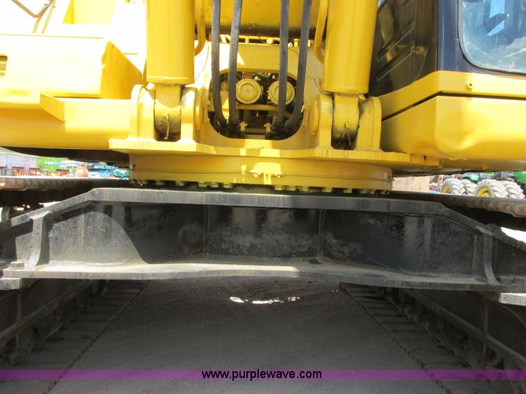 image for item I2551 2002 Komatsu PC600LC-6 excavator