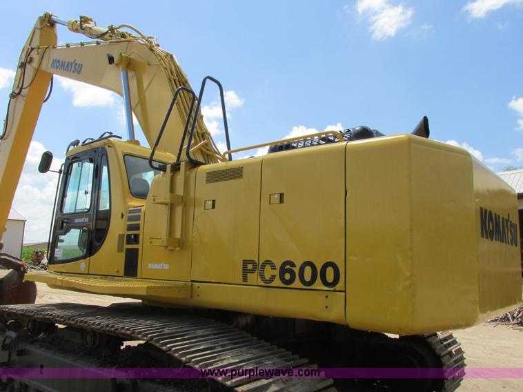 image for item I2551 2002 Komatsu PC600LC-6 excavator