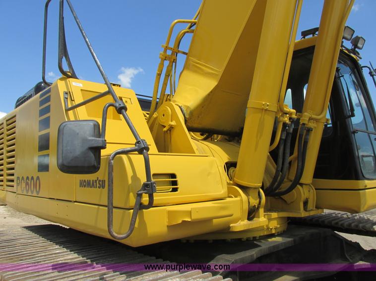 image for item I2551 2002 Komatsu PC600LC-6 excavator