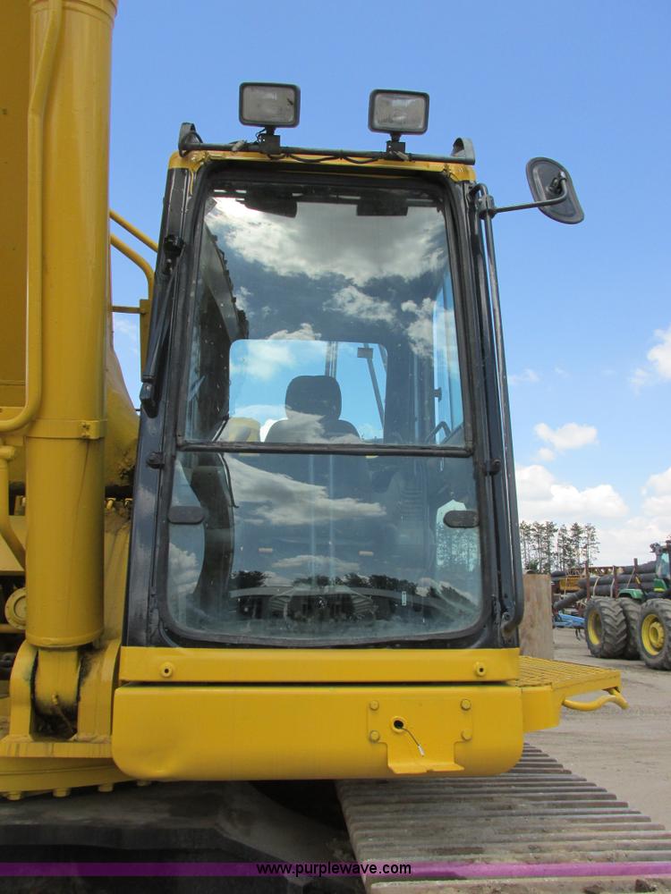 image for item I2551 2002 Komatsu PC600LC-6 excavator