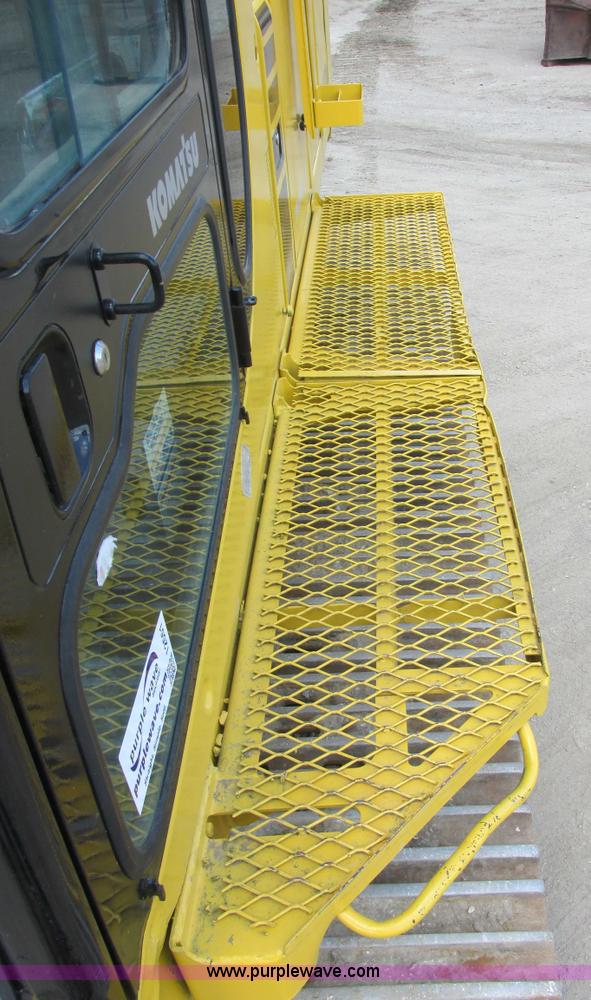 image for item I2551 2002 Komatsu PC600LC-6 excavator