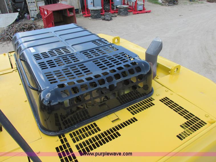 image for item I2551 2002 Komatsu PC600LC-6 excavator