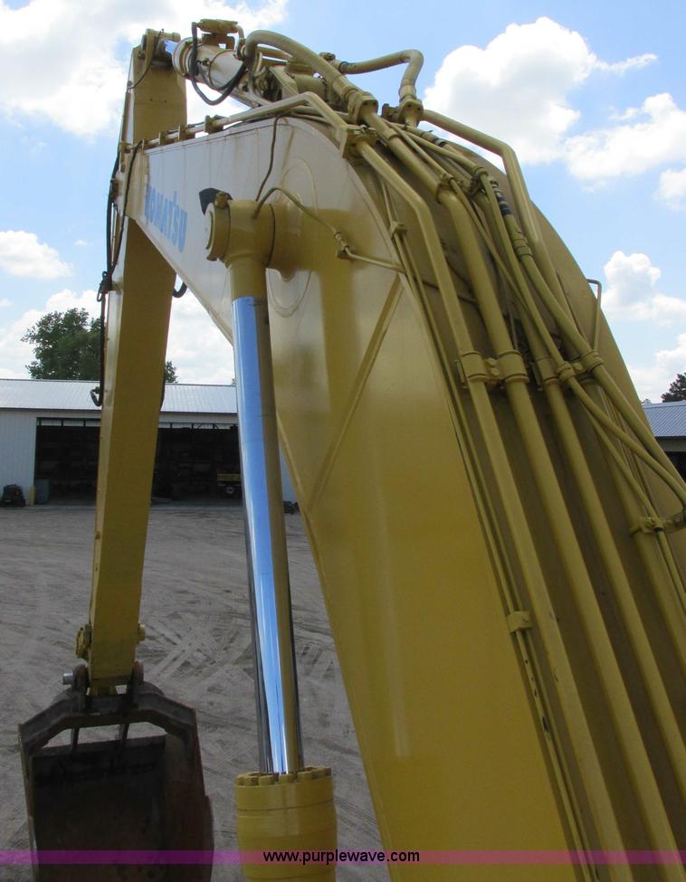 image for item I2551 2002 Komatsu PC600LC-6 excavator