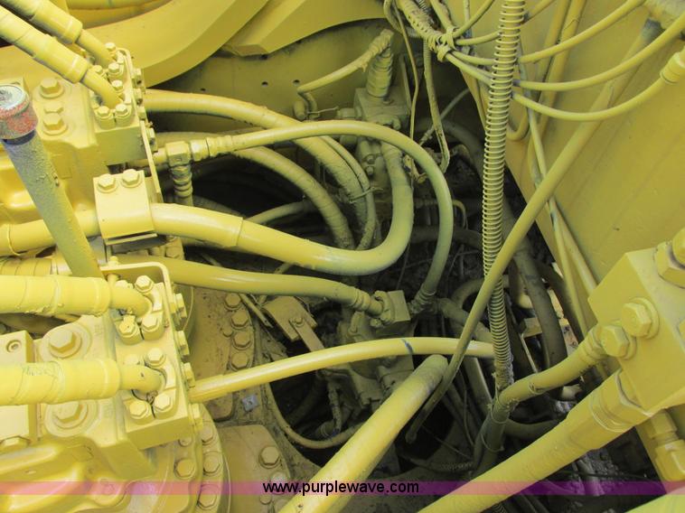 image for item I2551 2002 Komatsu PC600LC-6 excavator