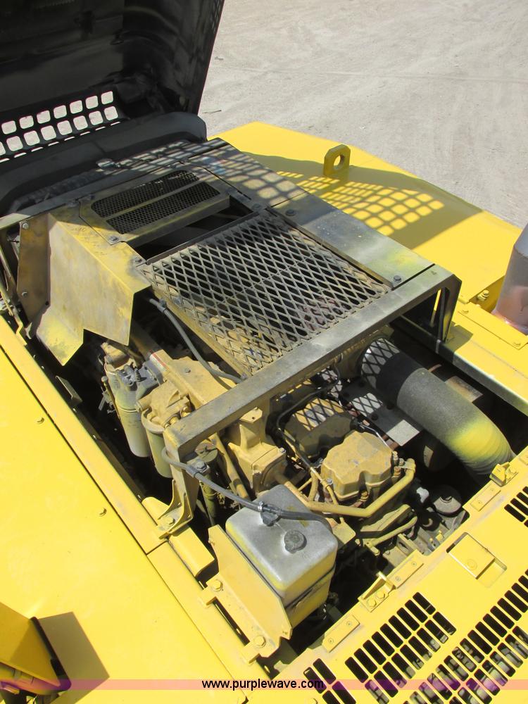 image for item I2551 2002 Komatsu PC600LC-6 excavator