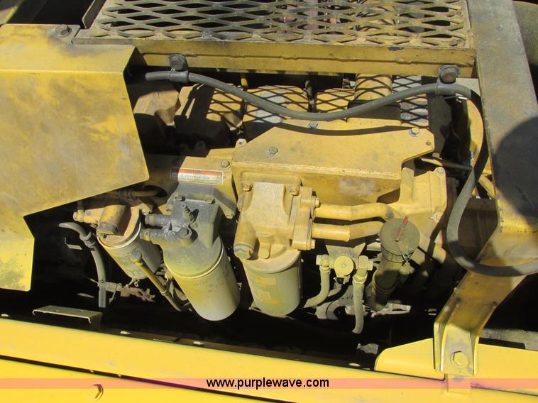 image for item I2551 2002 Komatsu PC600LC-6 excavator