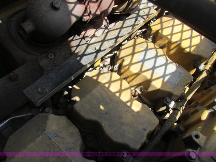 image for item I2551 2002 Komatsu PC600LC-6 excavator