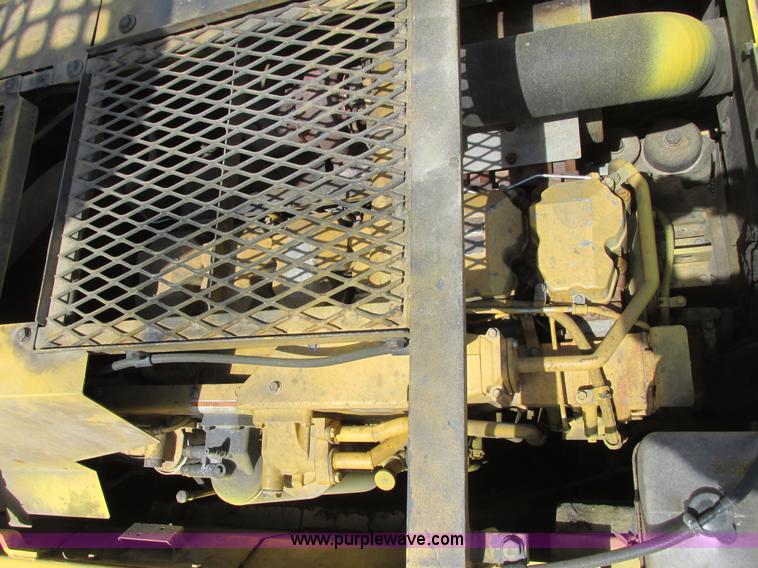 image for item I2551 2002 Komatsu PC600LC-6 excavator