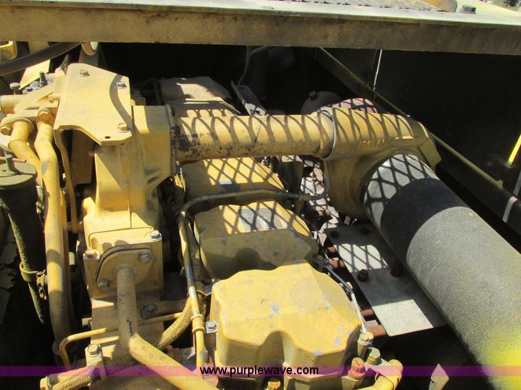 image for item I2551 2002 Komatsu PC600LC-6 excavator