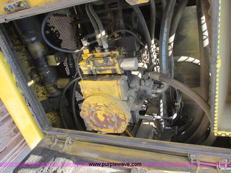 image for item I2551 2002 Komatsu PC600LC-6 excavator