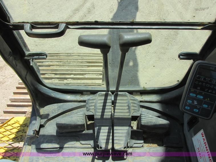 image for item I2551 2002 Komatsu PC600LC-6 excavator